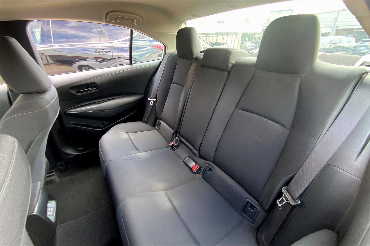 2024 Toyota Corolla LE photo 19