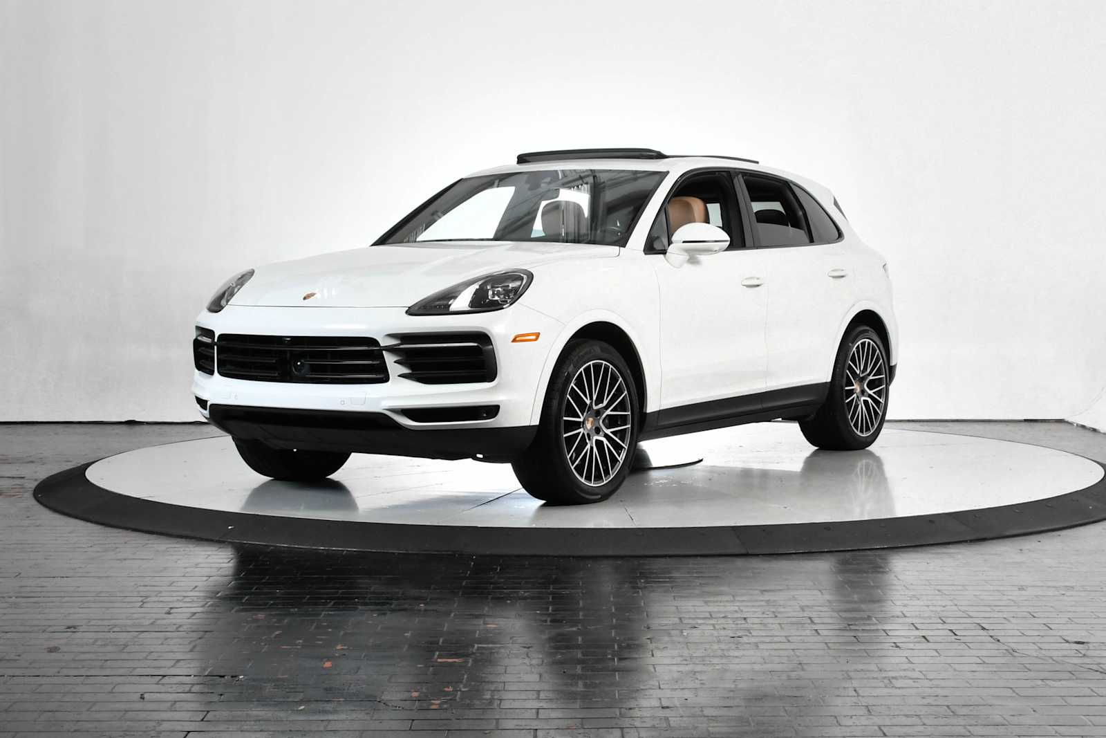 2022 Porsche Cayenne's photo
