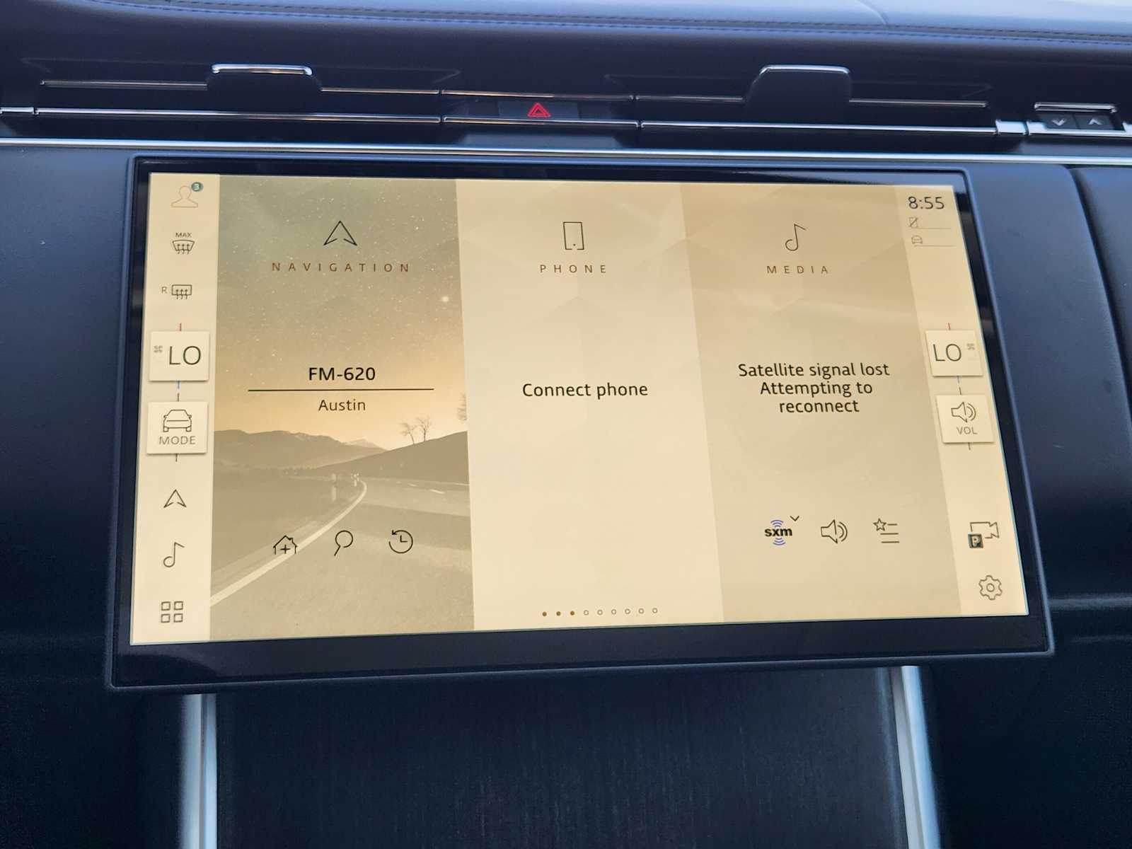 2025 Land Rover Range Rover SE photo 15