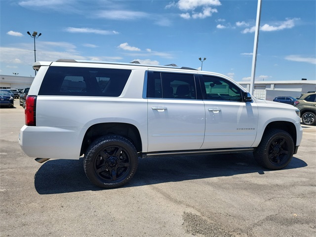 2019 Chevrolet Suburban Premier photo 2