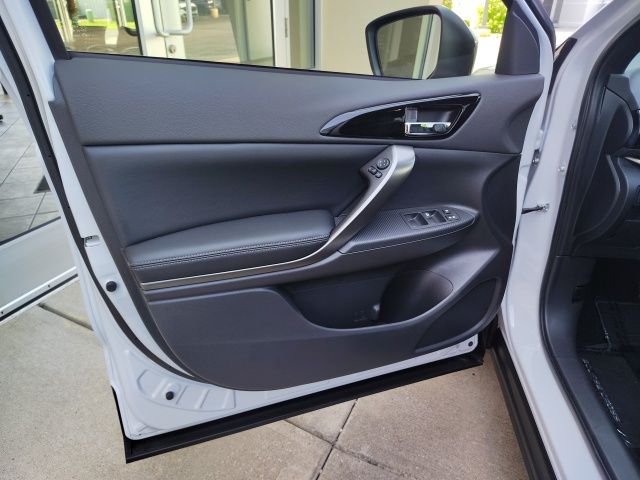 2025 Mitsubishi Eclipse Cross SEL photo 8