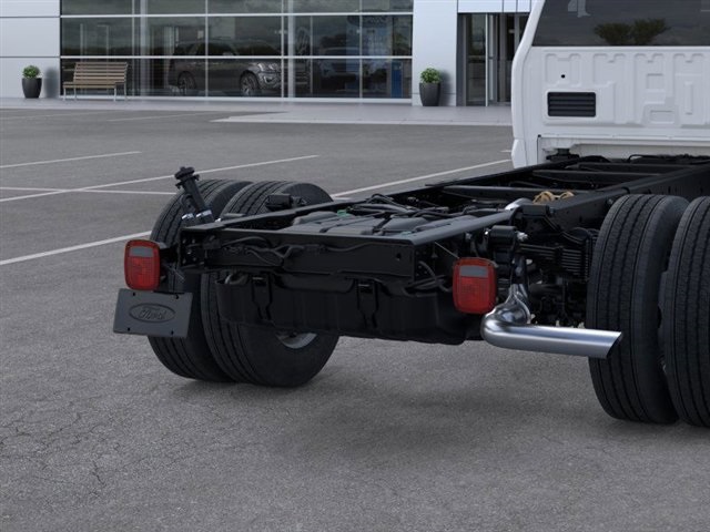 2025 Ford F-600 photo 20