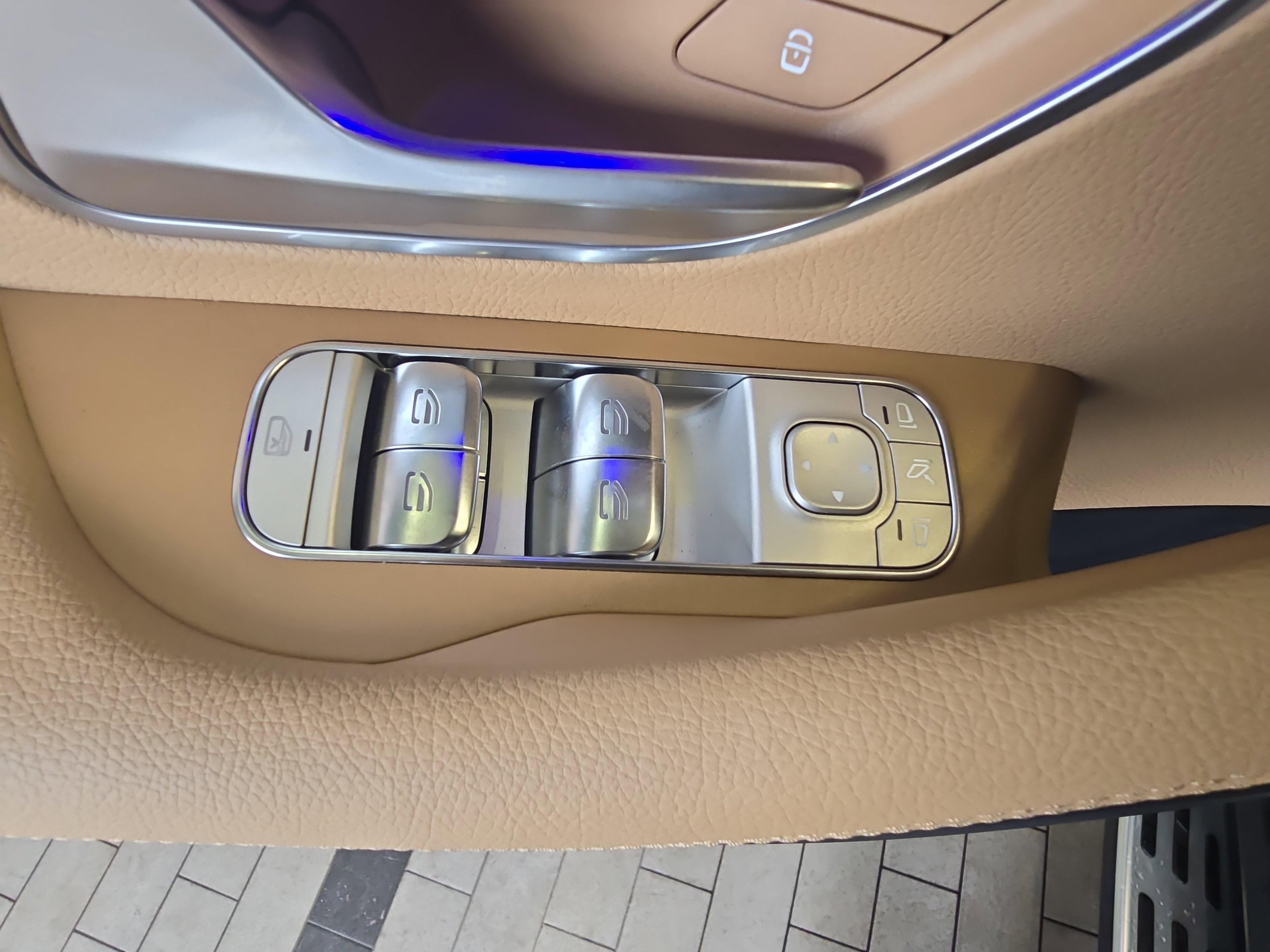 2025 Mercedes Benz GLS 580 4MATIC photo 21