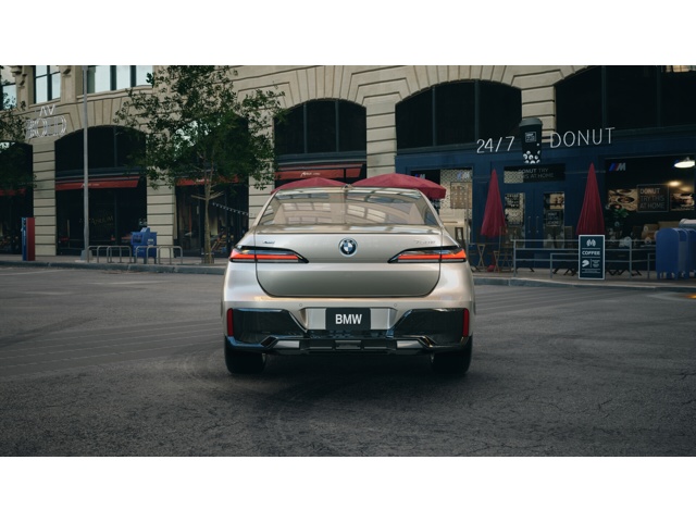 2026 Bmw 750e photo 5