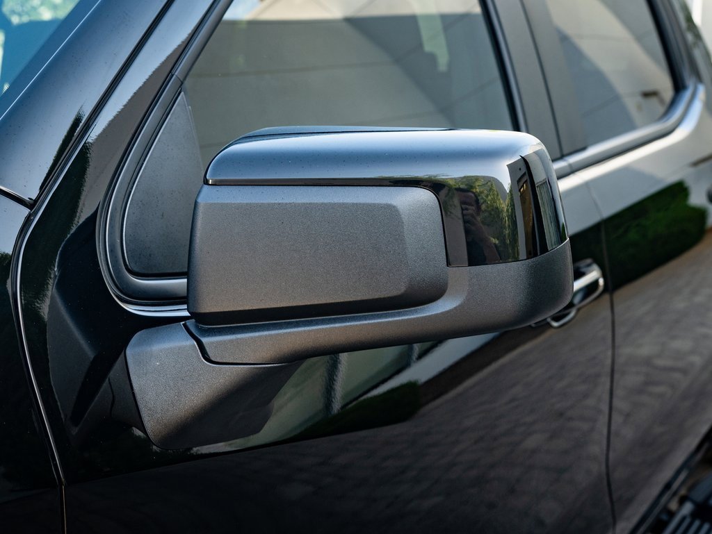 2024 Chevrolet Silverado 1500 RST photo 15