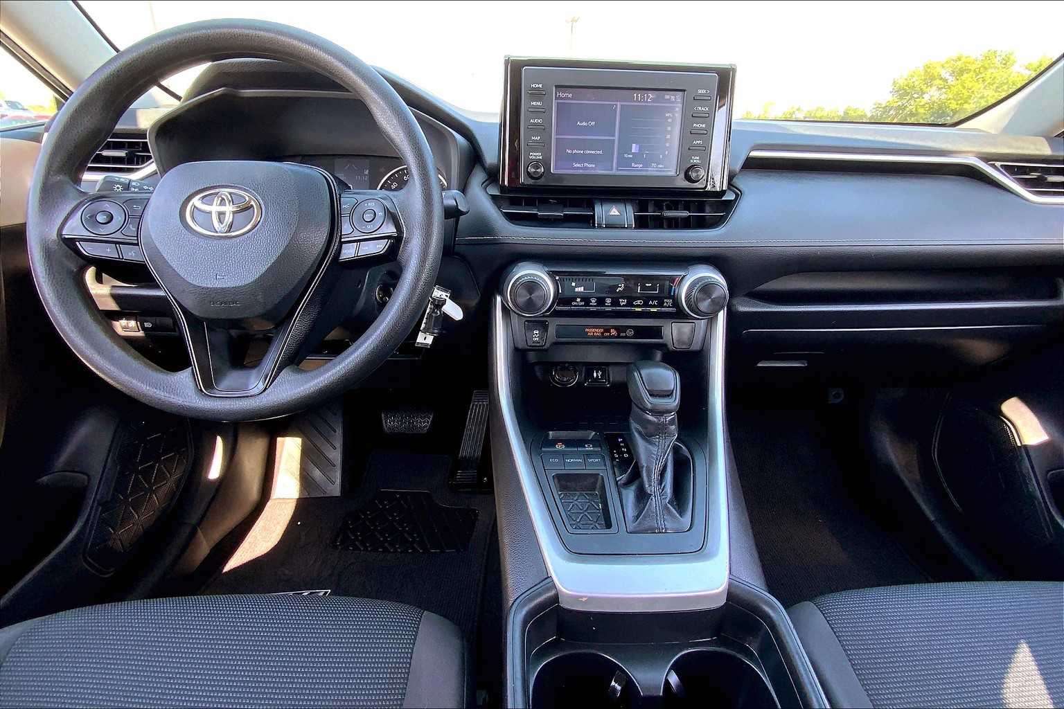 2019 Toyota RAV4 LE photo 14