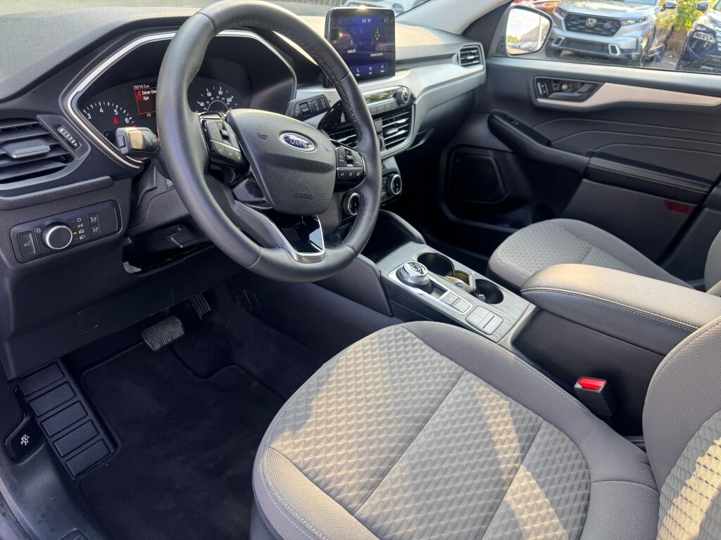 2022 Ford Escape SE photo 9