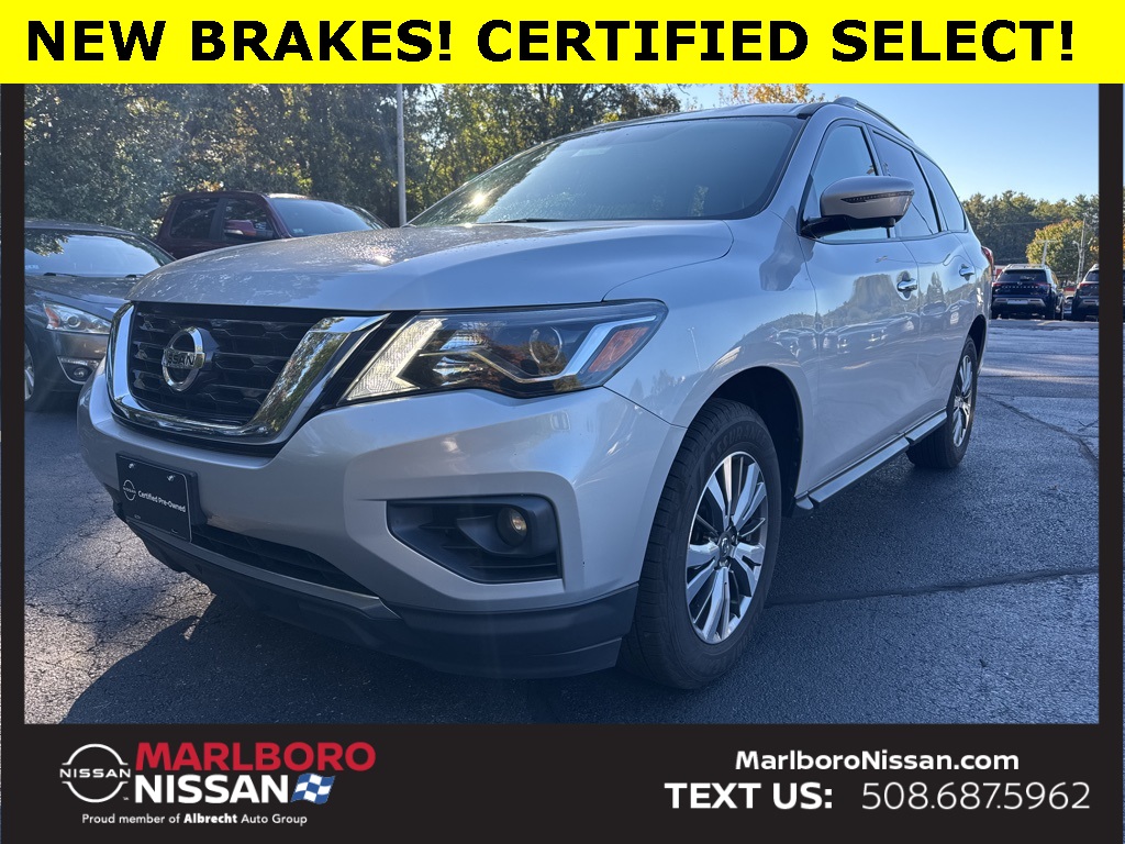 2019 Nissan Pathfinder SL photo 3