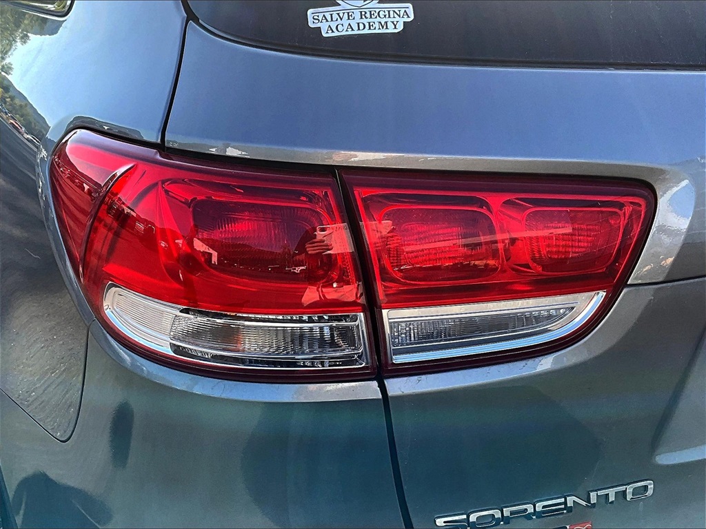 2018 Kia Sorento LX photo 32