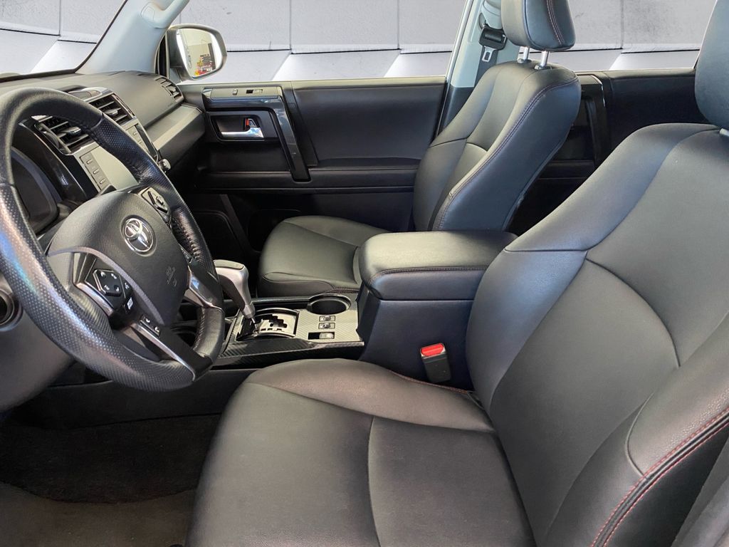 2024 Toyota 4Runner TRD Off-Road Premium photo 5