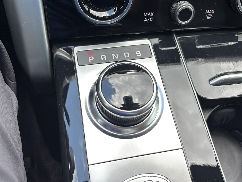 2019 Land Rover Range Rover SuperCharged photo 13