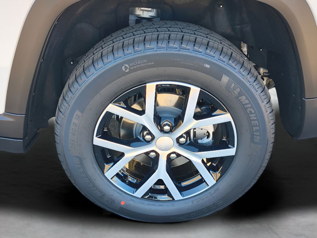 2025 Jeep Grand Cherokee Limited photo 2