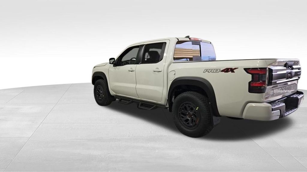2025 Nissan Frontier PRO-4X photo 3