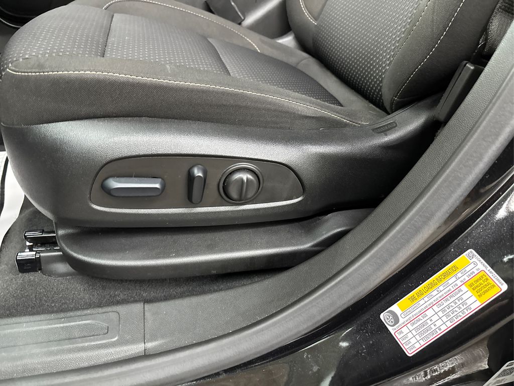 2023 Gmc Acadia SLE photo 34