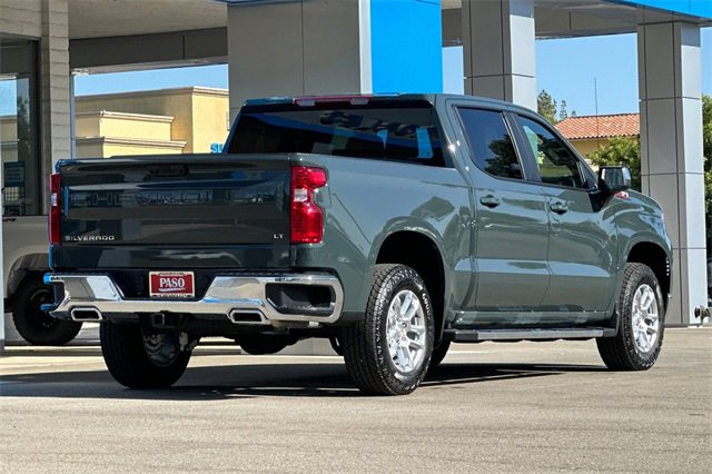 2025 Chevrolet Silverado 1500 LT photo 4