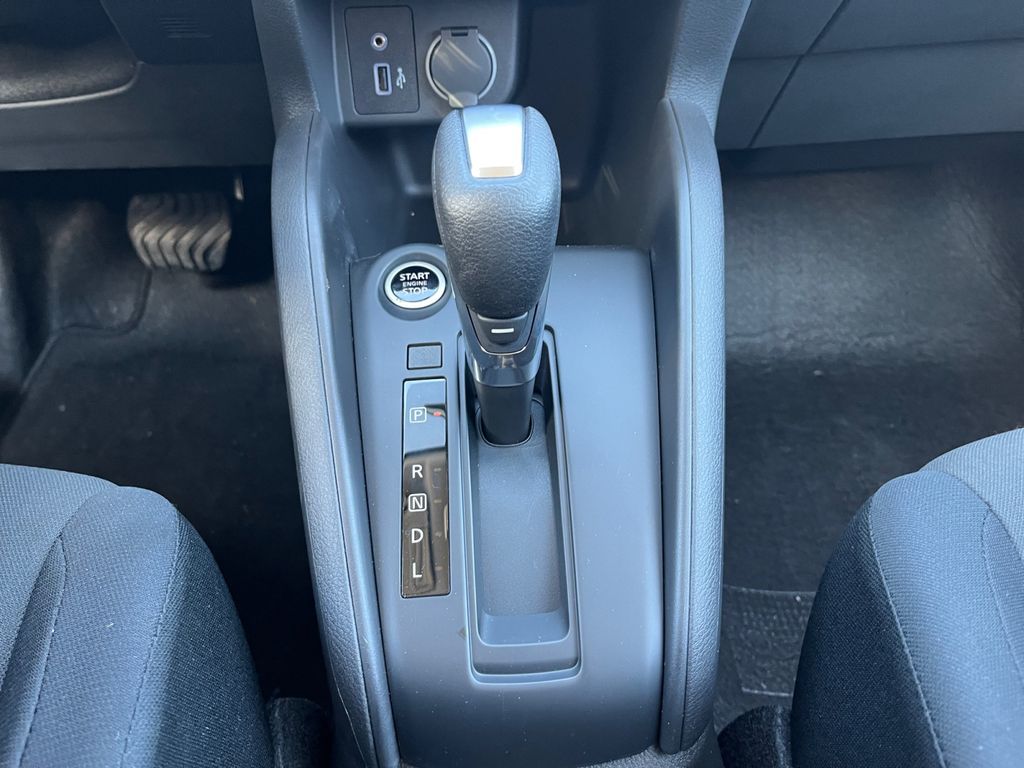 2025 Nissan Kicks Play S photo 10