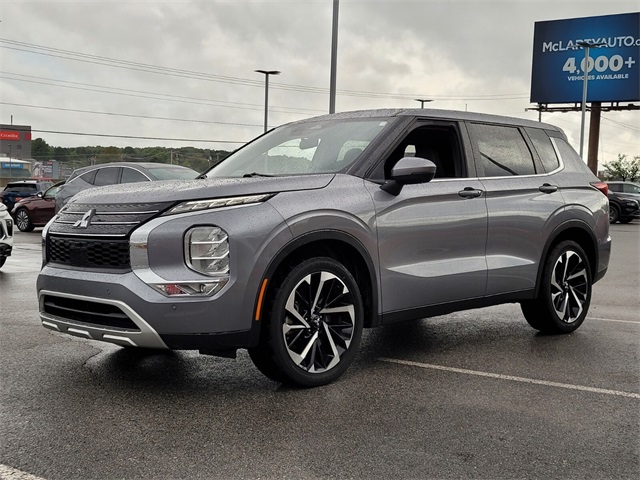 2024 Mitsubishi Outlander SE photo 4