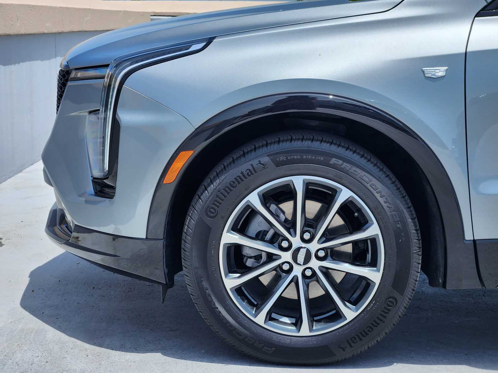 2025 Cadillac XT4 Sport photo 6