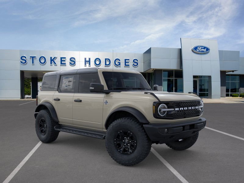 2025 Ford Bronco Outer Banks photo 3