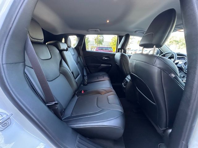 2022 Jeep Cherokee Latitude Lux photo 30
