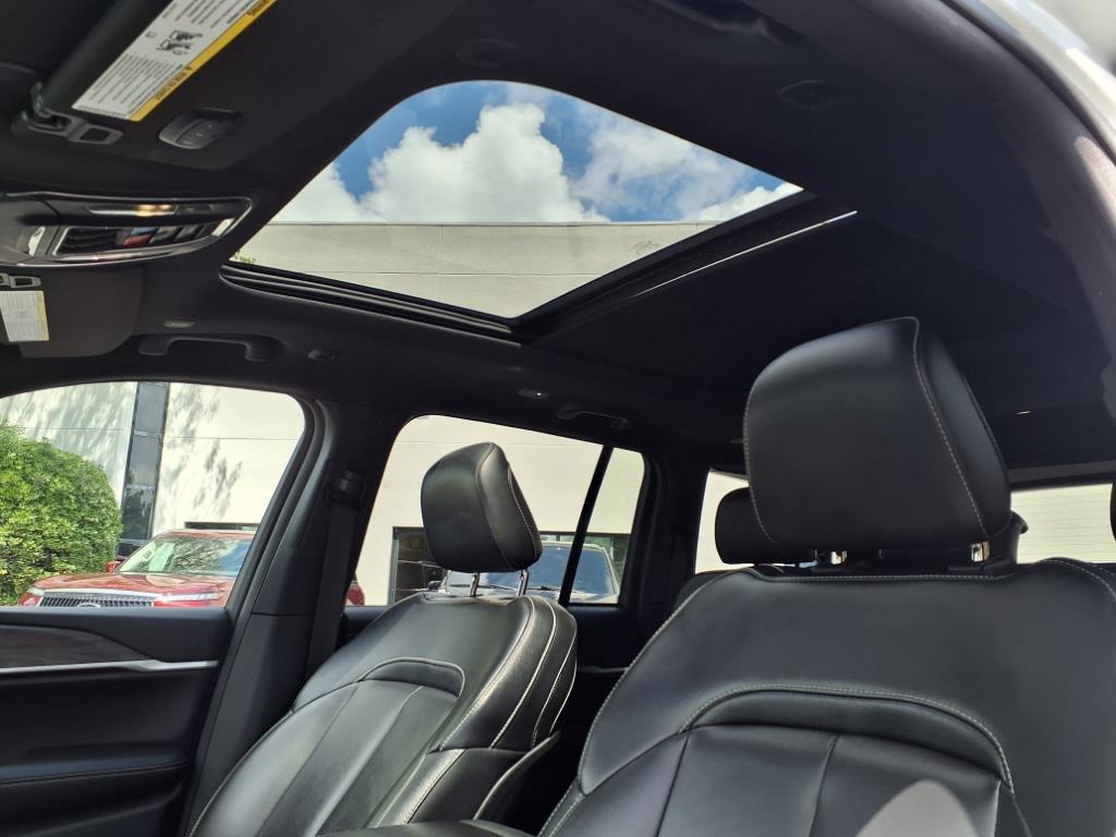 2024 Jeep Cherokee Limited 4xe photo 3