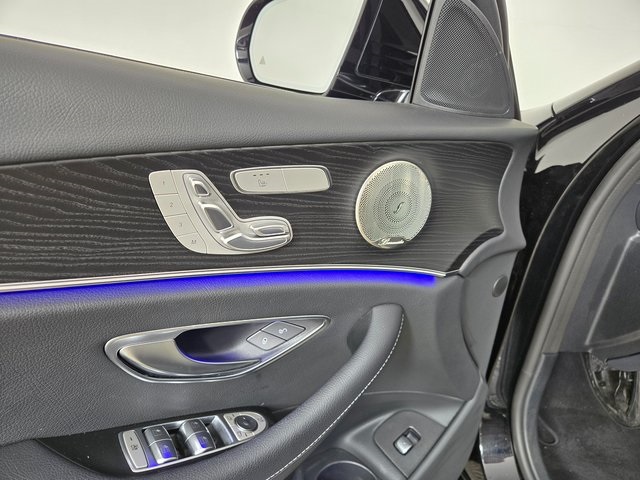 2022 Mercedes Benz E 4MATIC photo 22