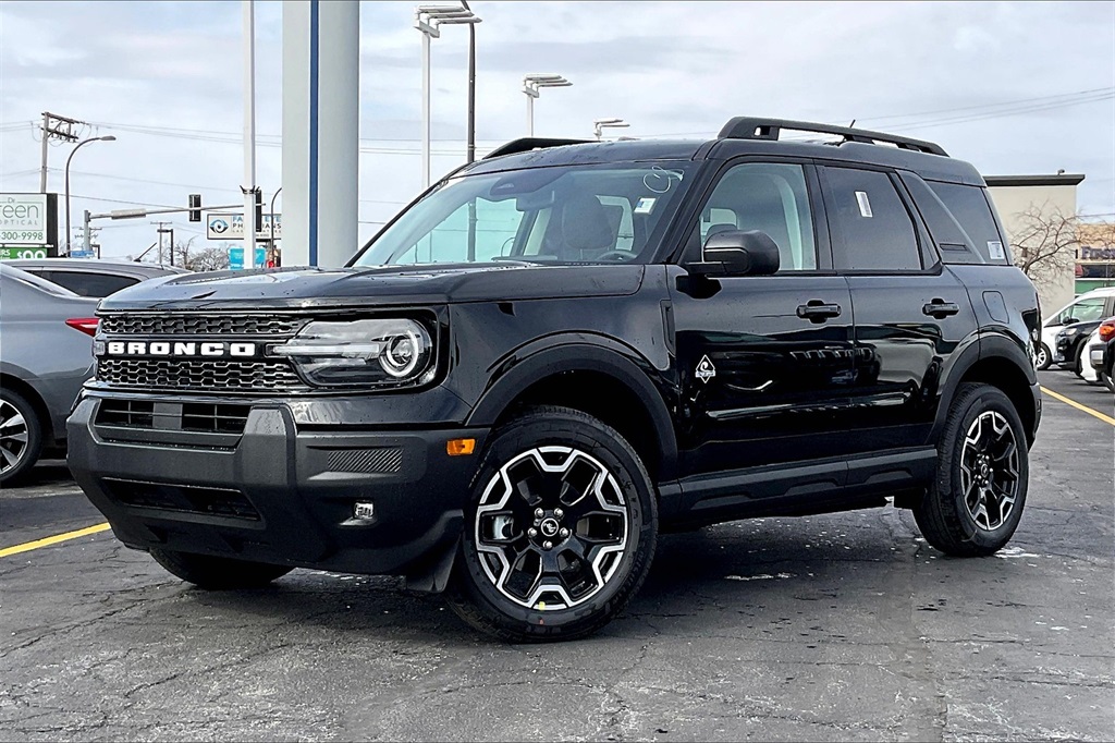 2025 Ford Bronco Sport Outer Banks photo 2