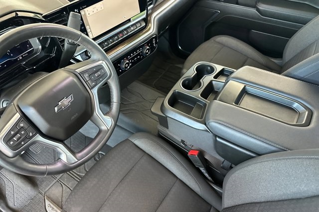 2024 Chevrolet Silverado 1500 RST photo 10