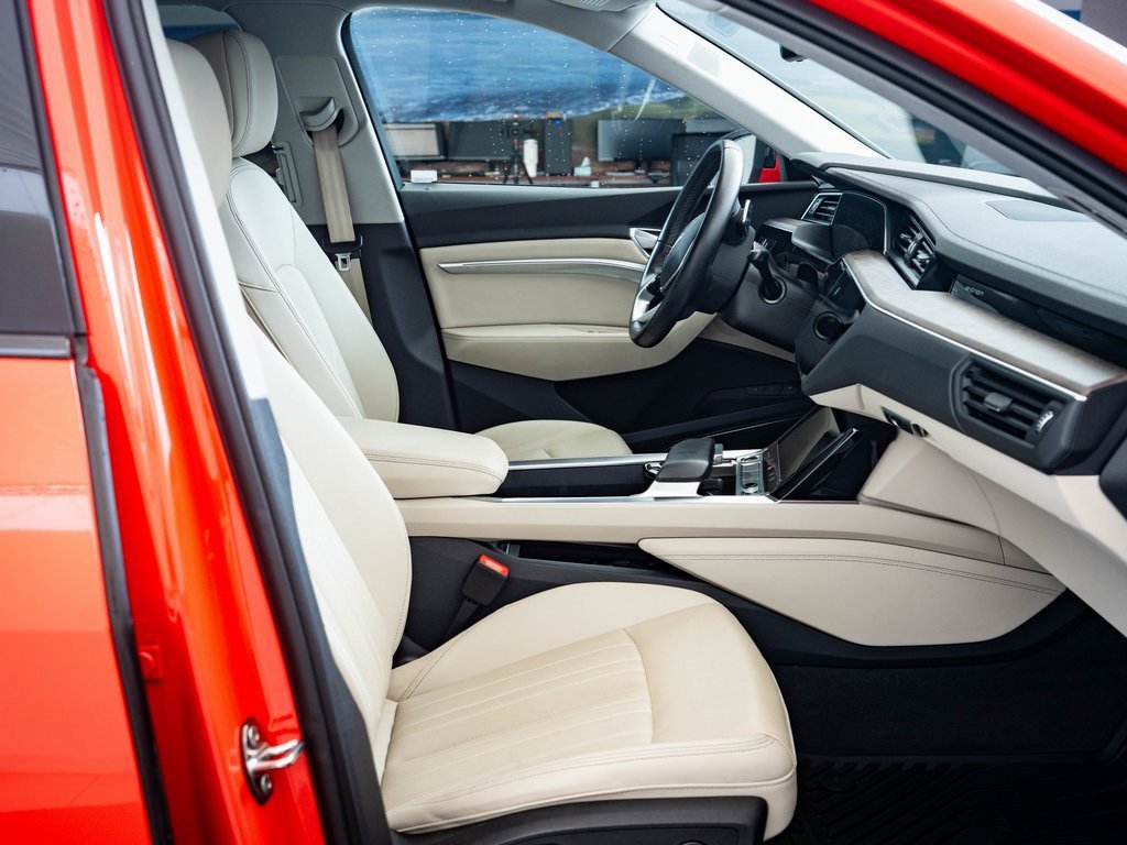 2022 Audi e-tron Premium Plus photo 39