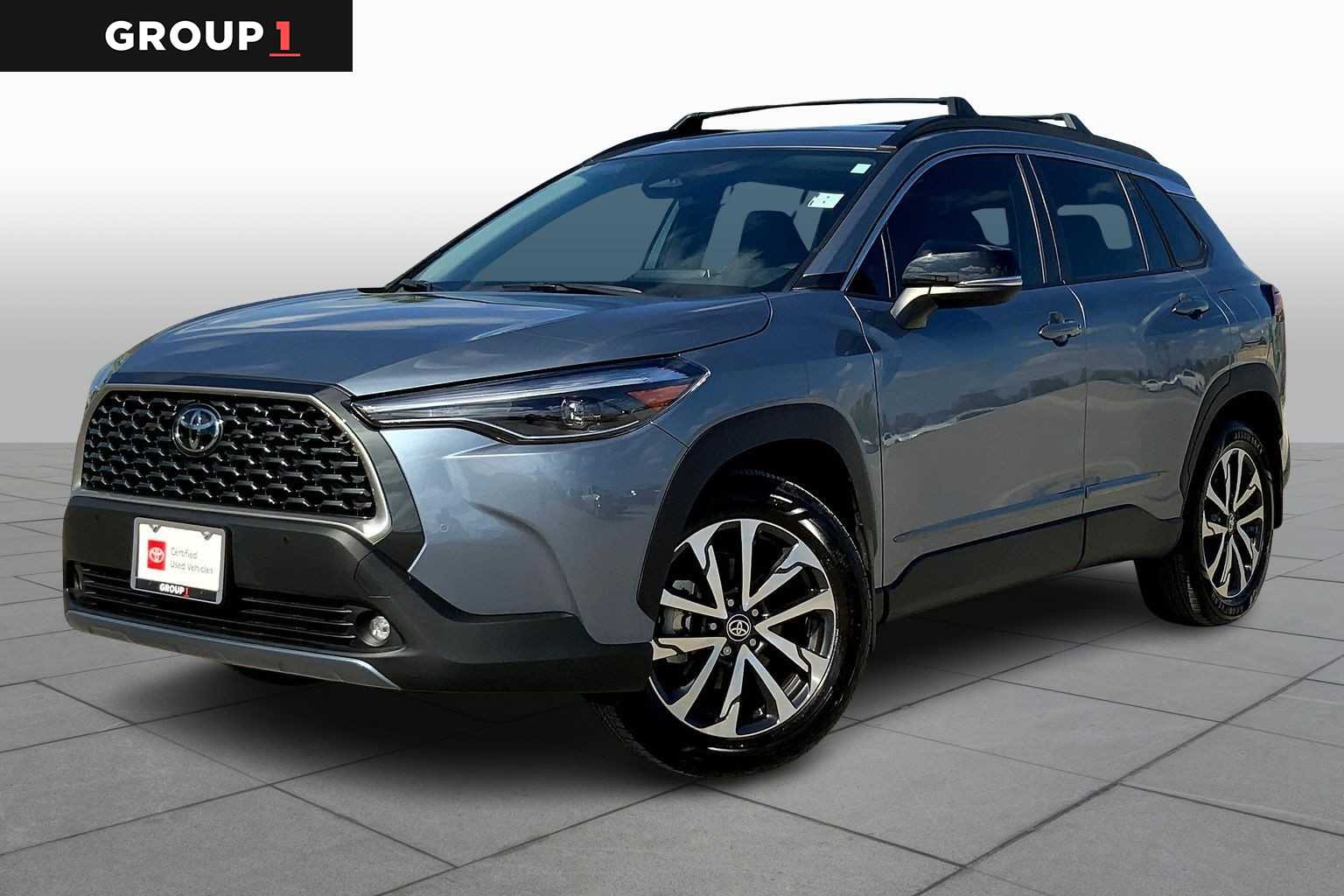 2025 Toyota Corolla Cross XLE's photo