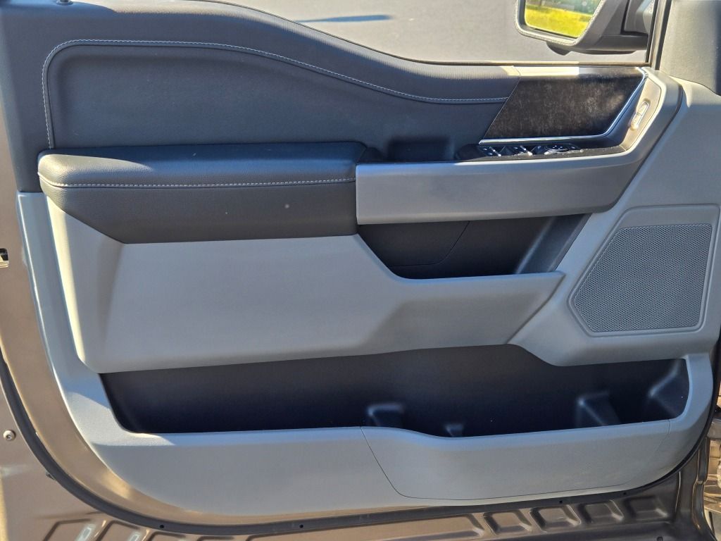 2022 Ford F-150 XLT photo 16