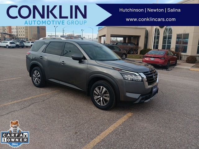 2023 Nissan Pathfinder SL's photo