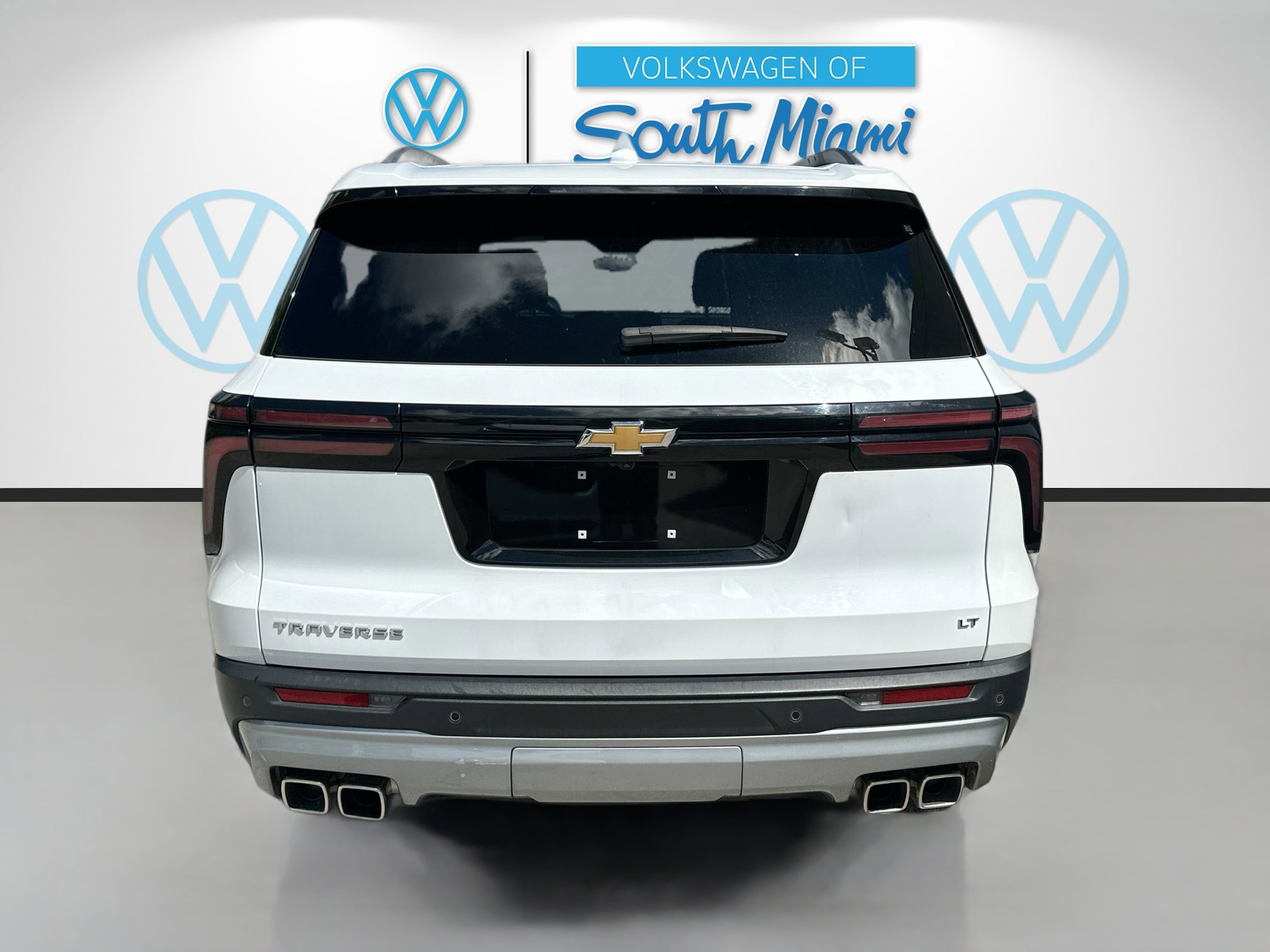 2024 Chevrolet Traverse photo 2