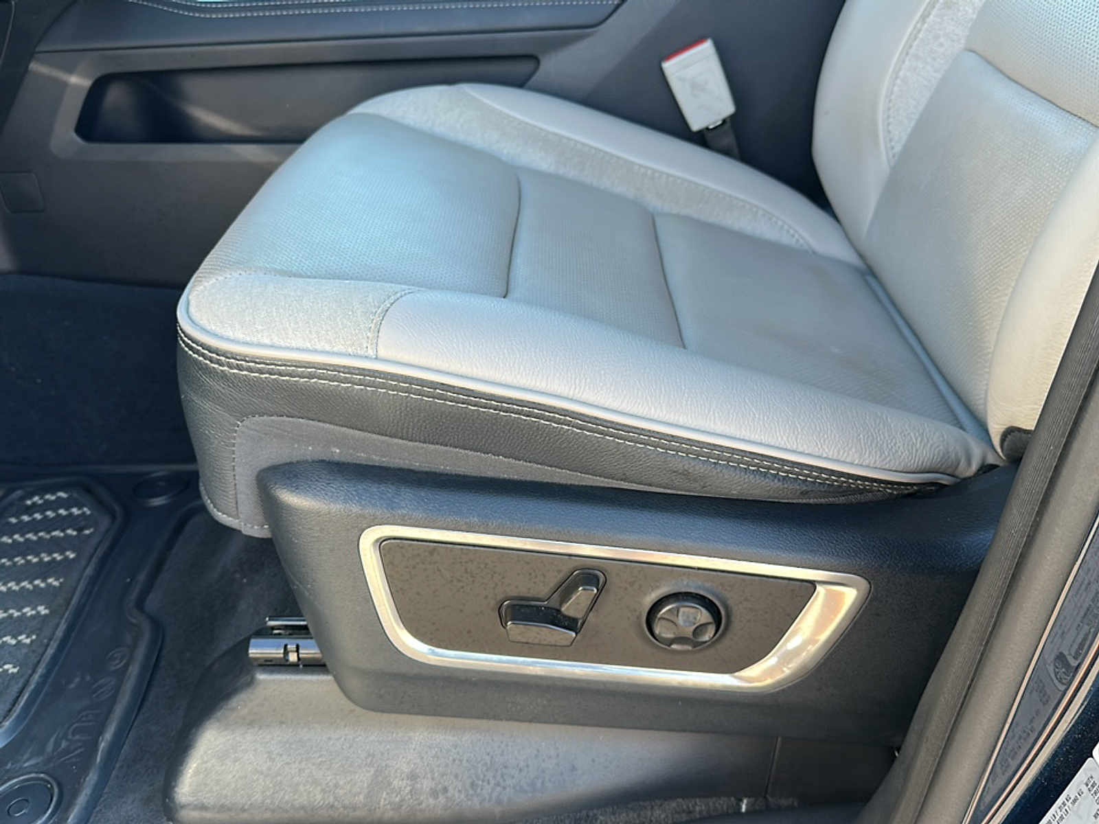 2022 Ram 1500 Limited photo 4