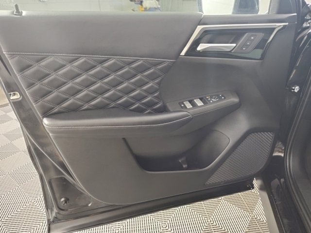 2023 Mitsubishi Outlander SEL photo 10