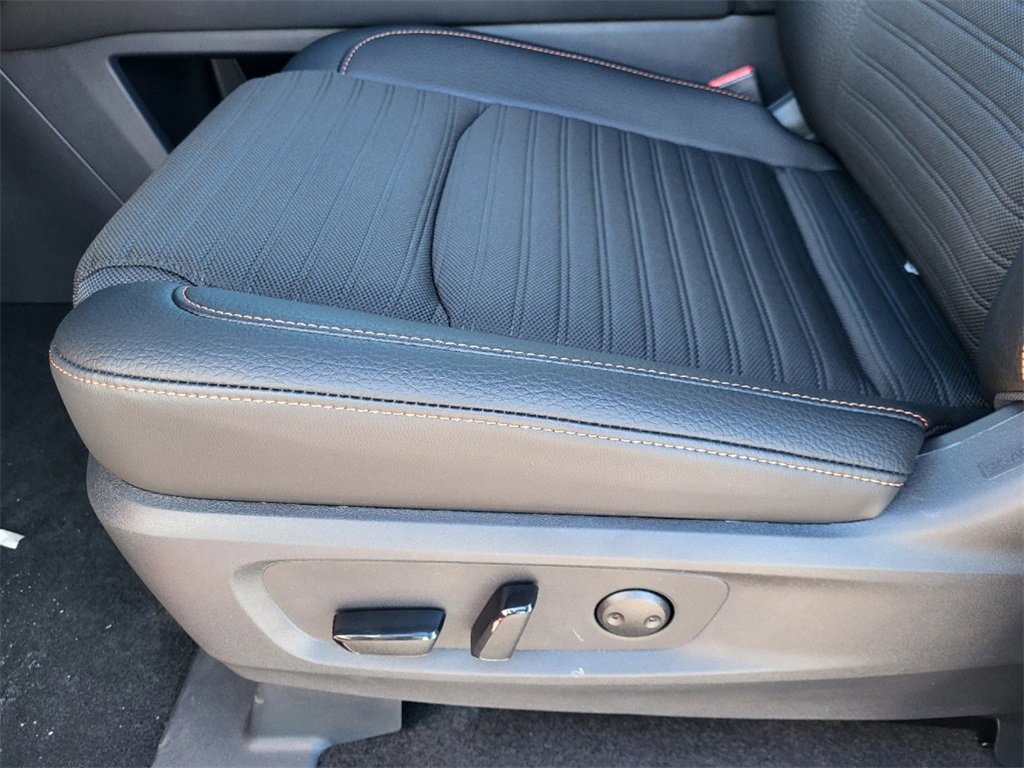 2025 Nissan Pathfinder Rock Creek photo 15