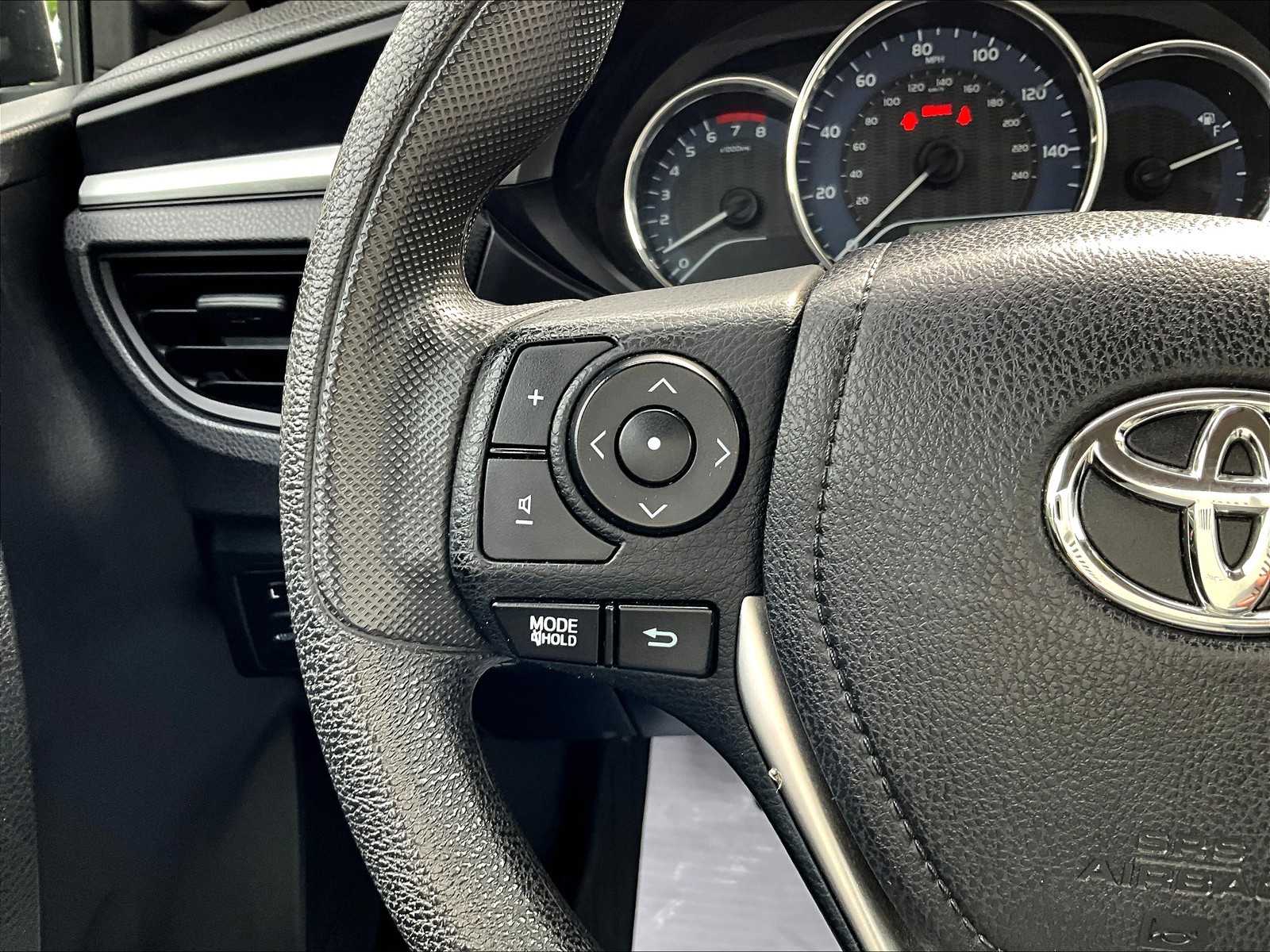 2016 Toyota Corolla L photo 22