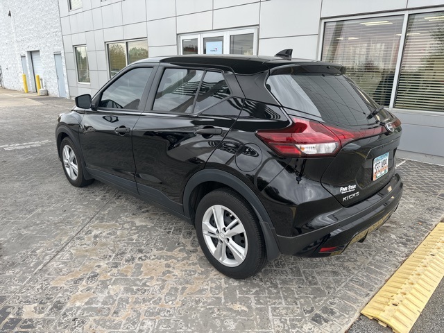 2023 Nissan Kicks S photo 3