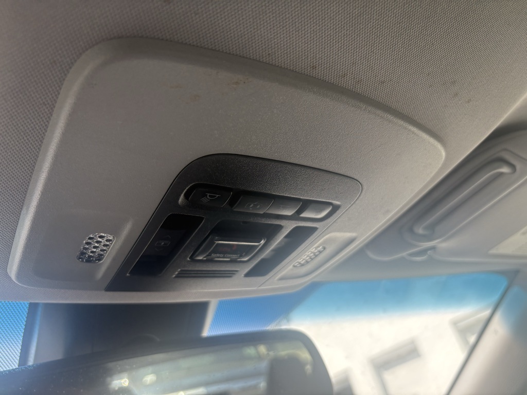 2020 Toyota Camry XSE photo 17