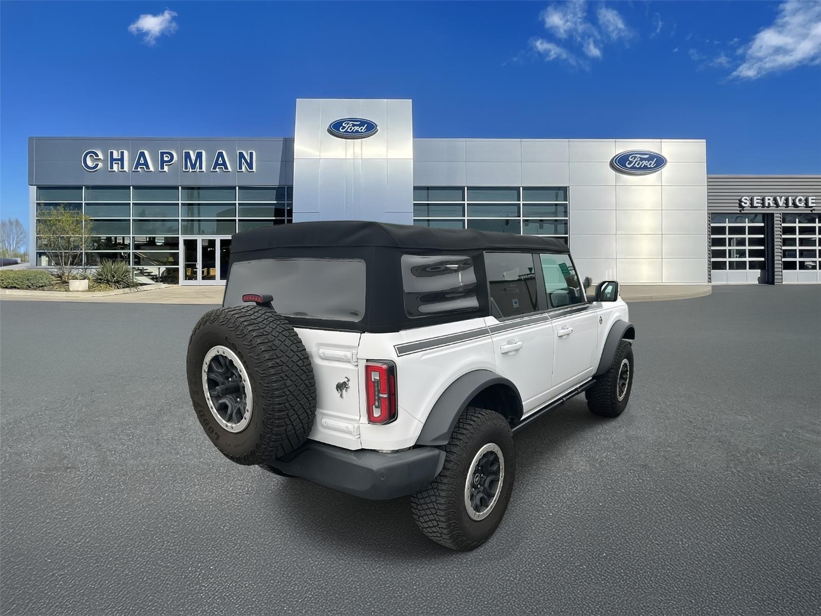 2021 Ford Bronco Outer Banks photo 2