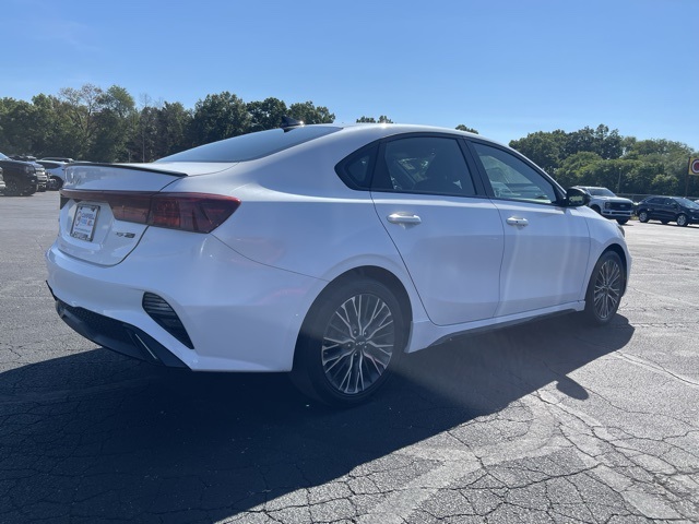 2023 Kia Forte GT-Line photo 4
