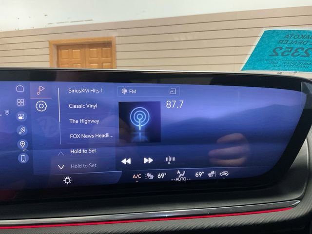 2025 Buick Envision Preferred photo 14