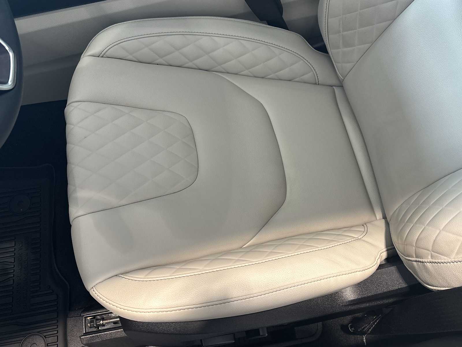 2024 Ford Edge Titanium photo 18