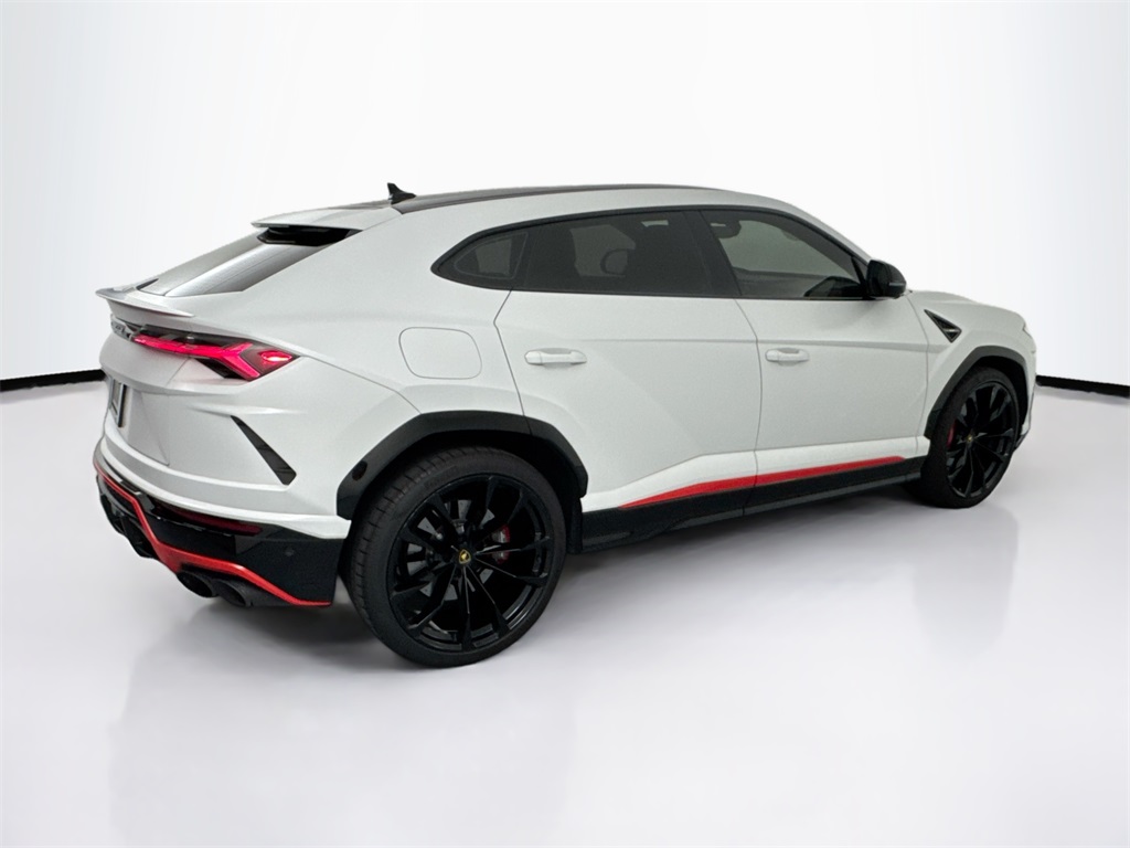 2022 Lamborghini Urus photo 5