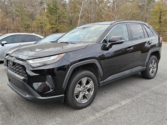 2024 Toyota RAV4 XLE photo 2