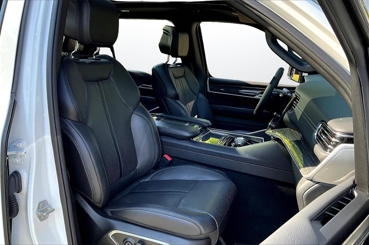 2022 Jeep Wagoneer Series II photo 21