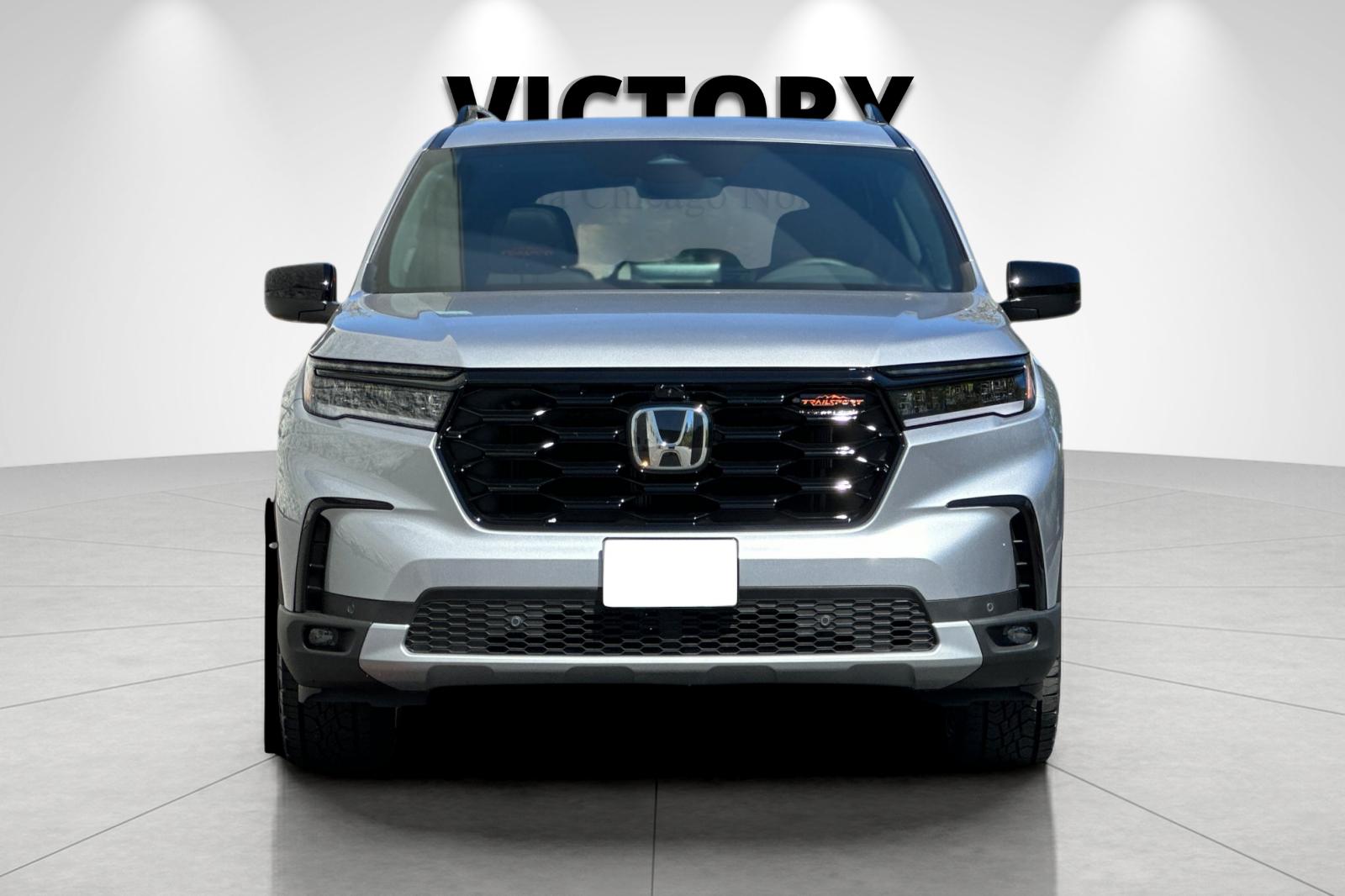 2025 Honda Pilot TrailSport photo 3