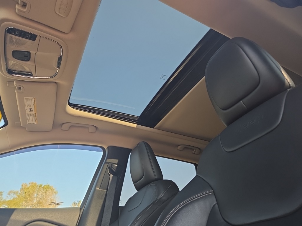 2016 Jeep Cherokee Limited photo 15