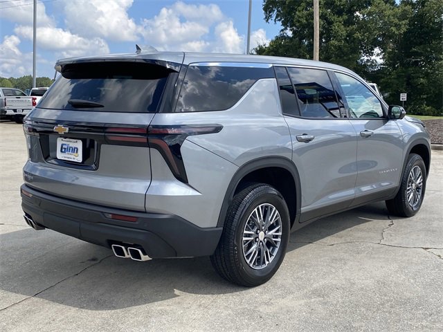 2024 Chevrolet Traverse LS photo 4