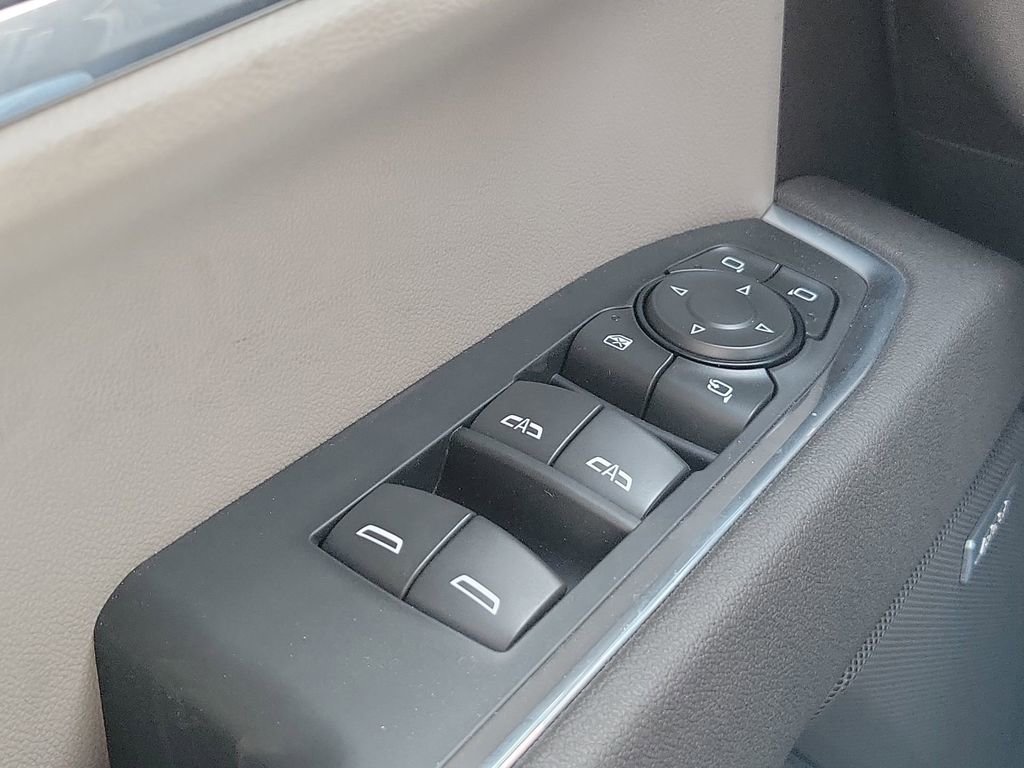 2025 Chevrolet Silverado LTZ photo 32